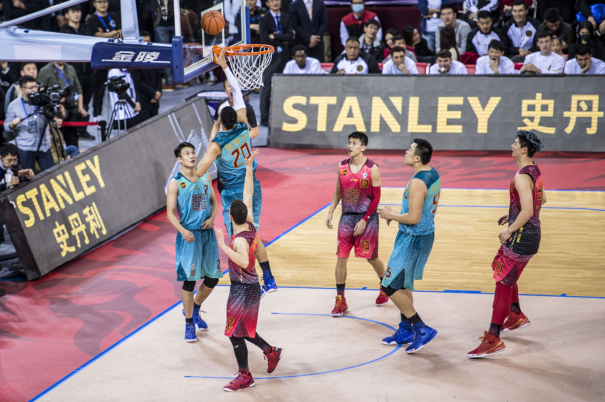 开拓者全队发挥出色取得连胜